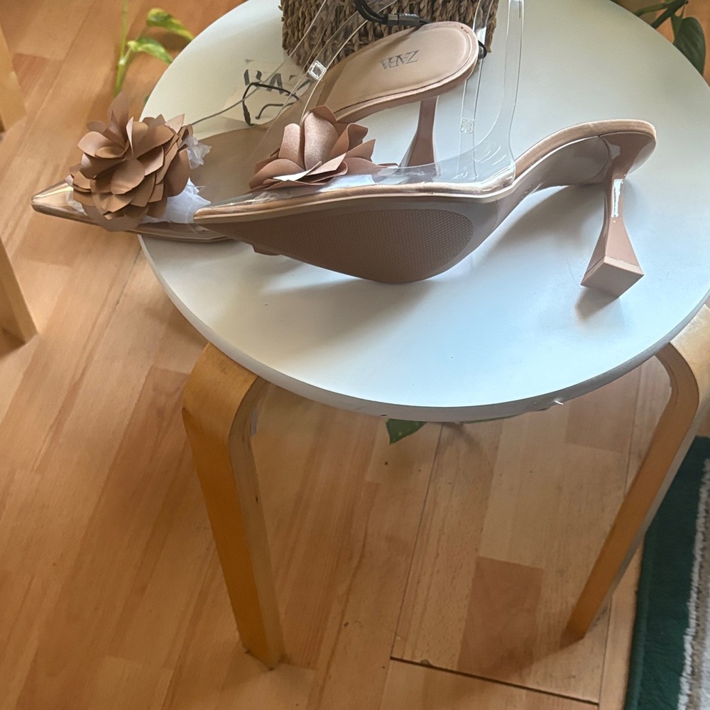 Zara Women's Beige Floral Heels - Picture 4 of 6